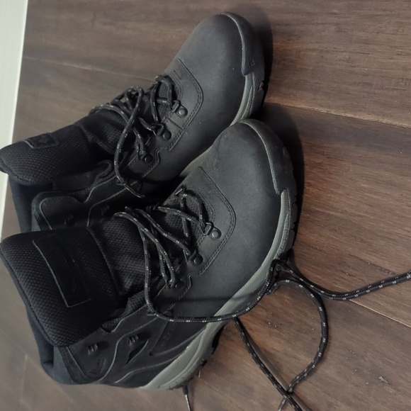 Columbia Men's Yoncalla Hiking Boots - Picture 3 of 4